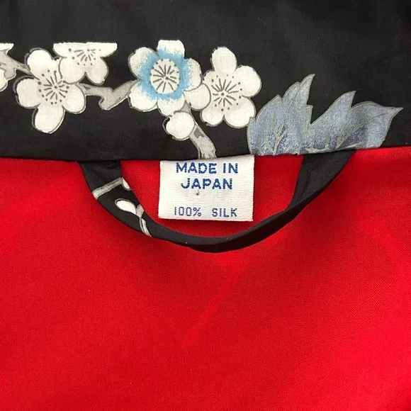 Silk Kimono, Made in Japan - Picture 5 of 8